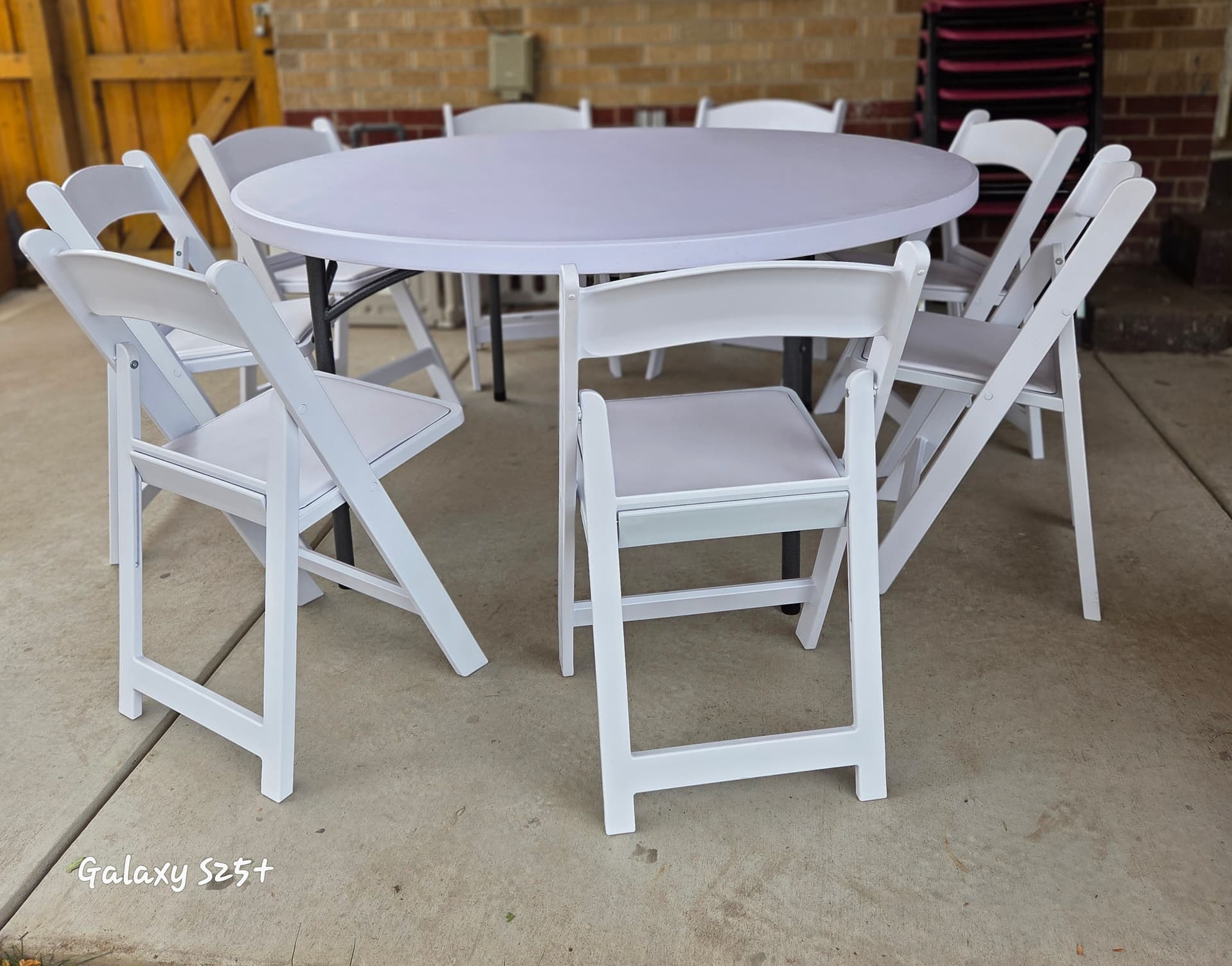 Silla Blanca de Resina — photo 1